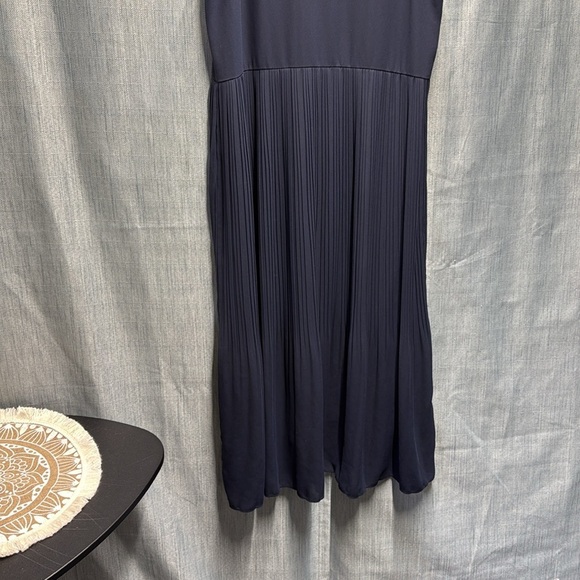 Elegant Navy Blue Sleeveless Dress size medium - Picture 5 of 6